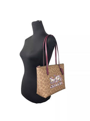 Bolsa tote COACH Signature Canvas Fiona Zip Marrom