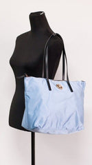 Bolsa tote de couro de nylon azul-centáurea Versace Portuna Medusa média