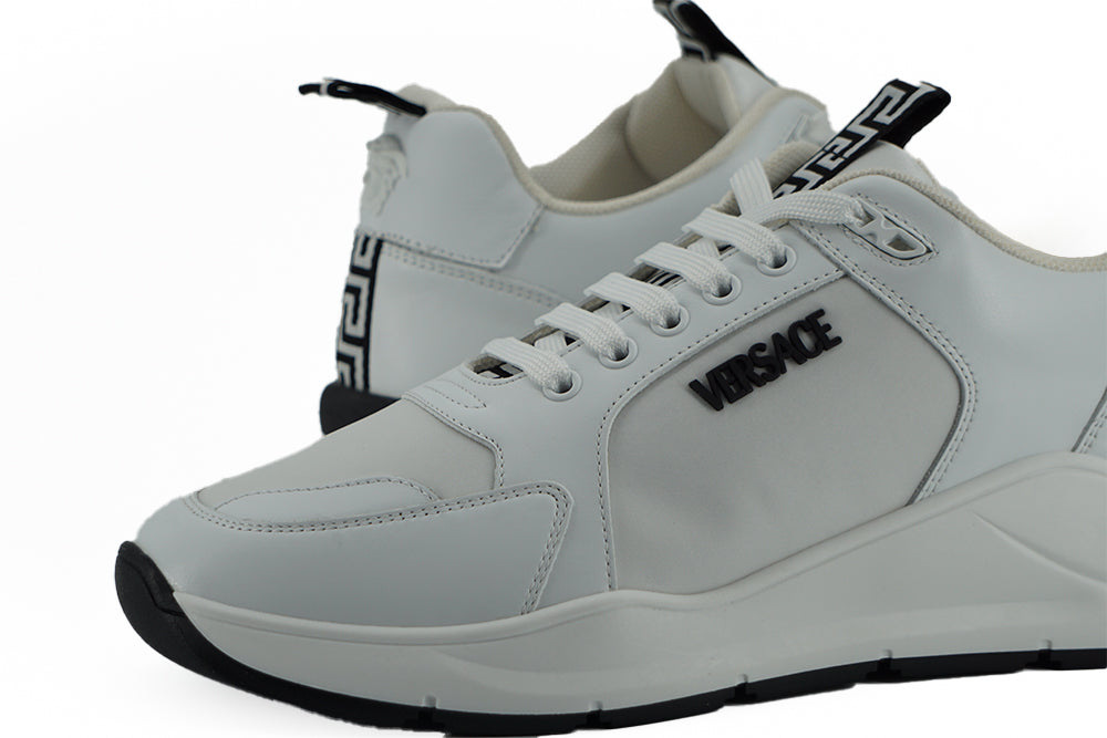 Tênis Versace Sleek em couro de bezerro branco