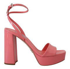 Sandálias plataforma Prada Chic em couro envernizado rosa