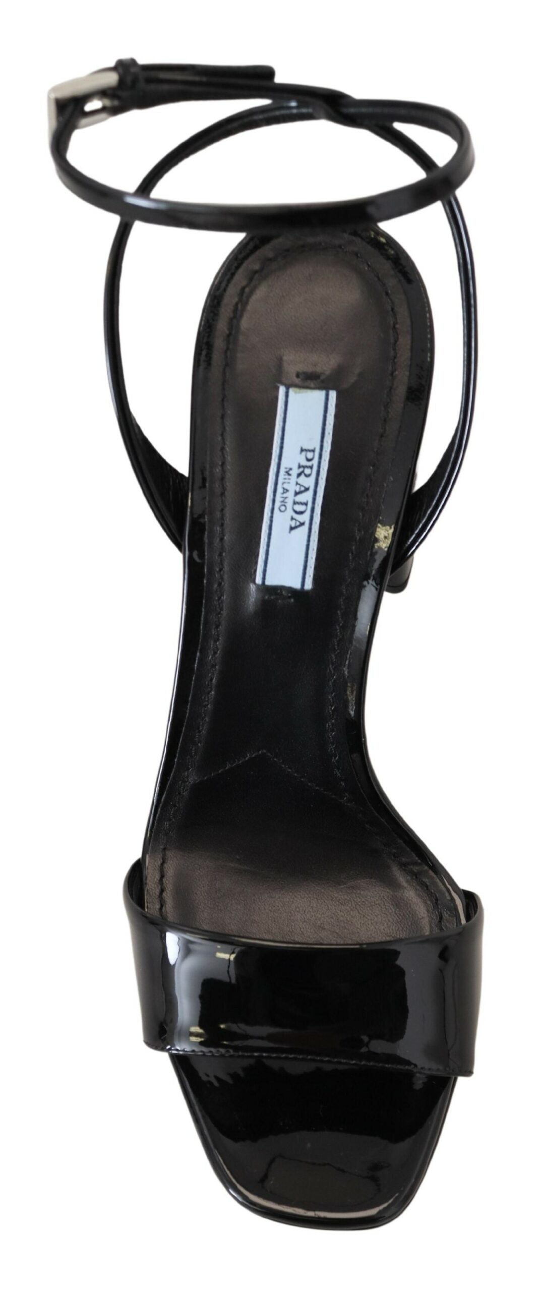 Prada Eleve Sua Elegância com Saltos Pretos Brilhantes