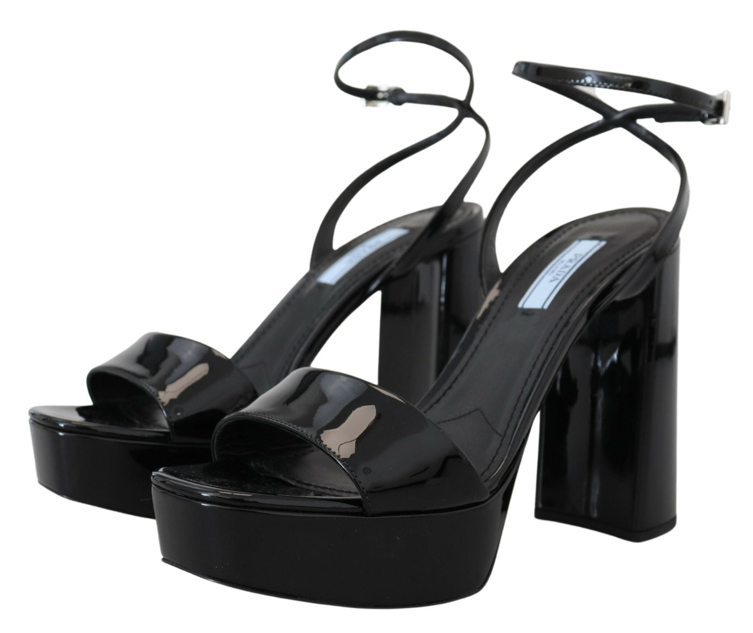 Prada Eleve Sua Elegância com Saltos Pretos Brilhantes