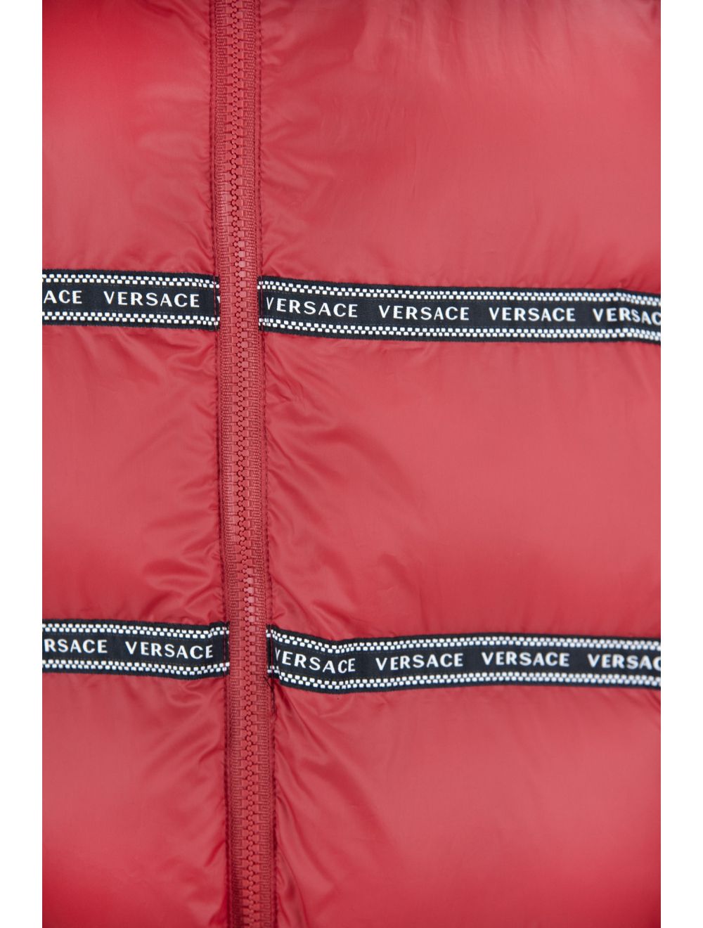 Colete elegante com logotipo Versace vermelho e capuz removível