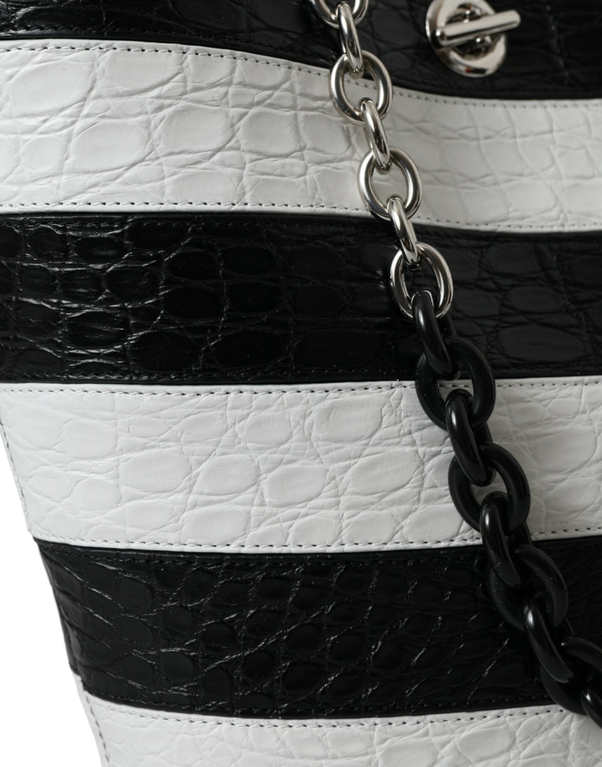 Bolsa Balenciaga Chic de Couro de Crocodilo Maxi Bucket