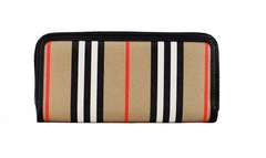 Carteira Burberry Ellerby em couro preto com listras em lona e zíper Continental