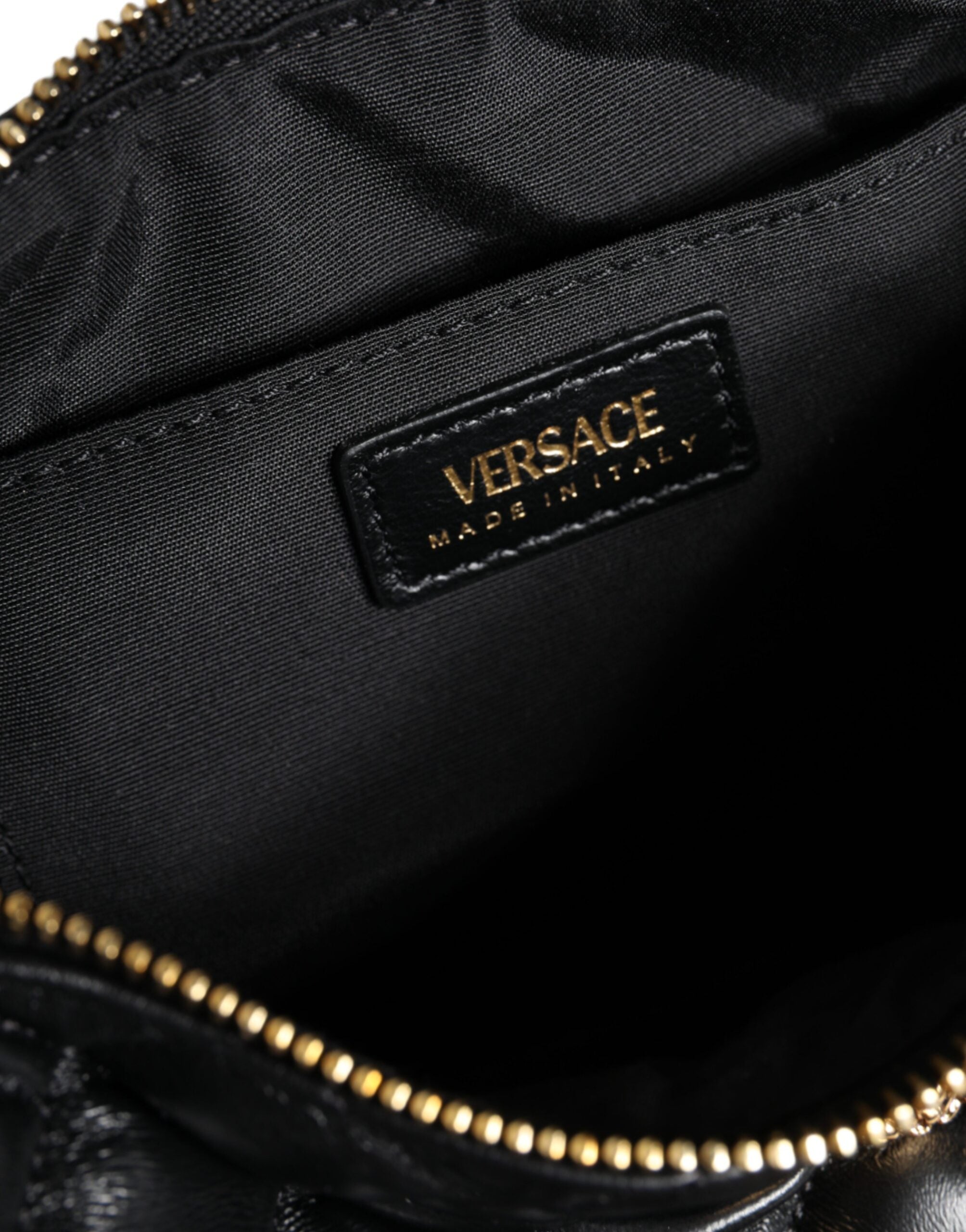 Bolsa tiracolo Versace preta mini em couro de cordeiro acolchoado