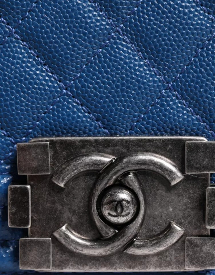 Bolsa de ombro média Chanel Blue Lambskin de couro com corrente dupla