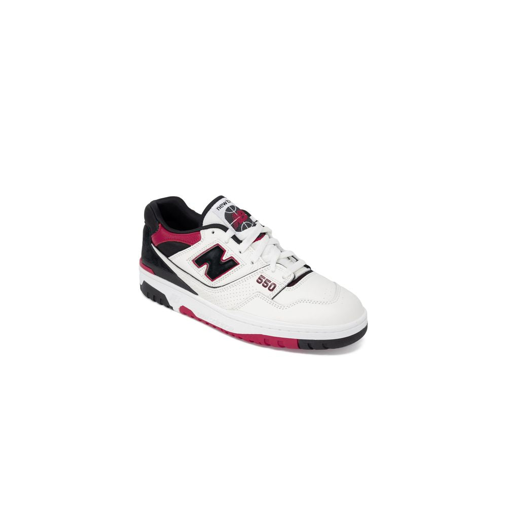 Tênis New Balance de couro vermelho