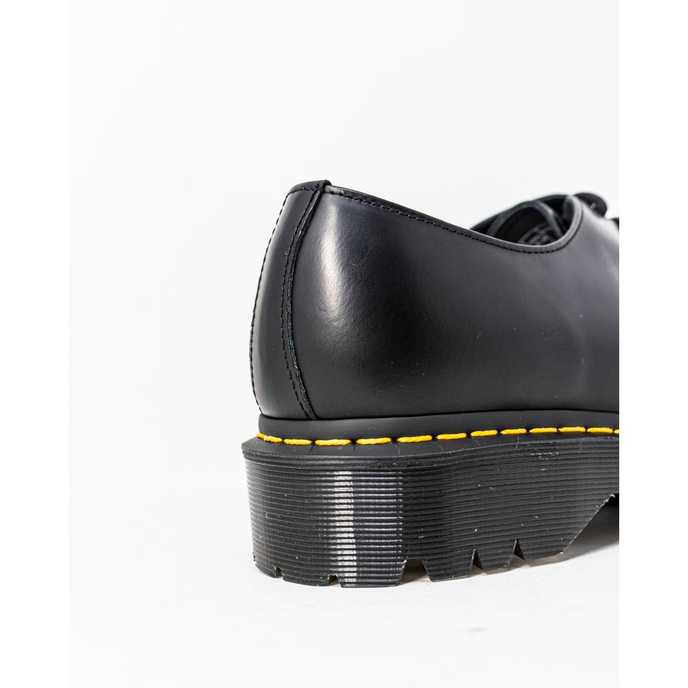 Dr. Martens Oxfords e Derby de couro preto