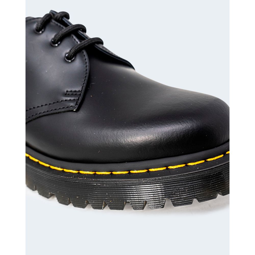 Dr. Martens Oxfords e Derby de couro preto