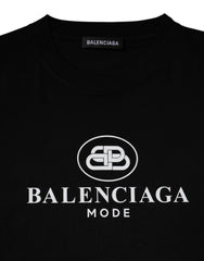 Camiseta Balenciaga preta de algodão com estampa de logotipo e gola redonda, manga curta