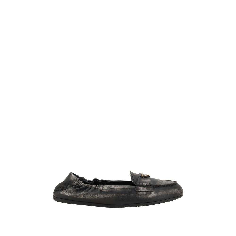 Mocassins Prada de couro com efeito vintage