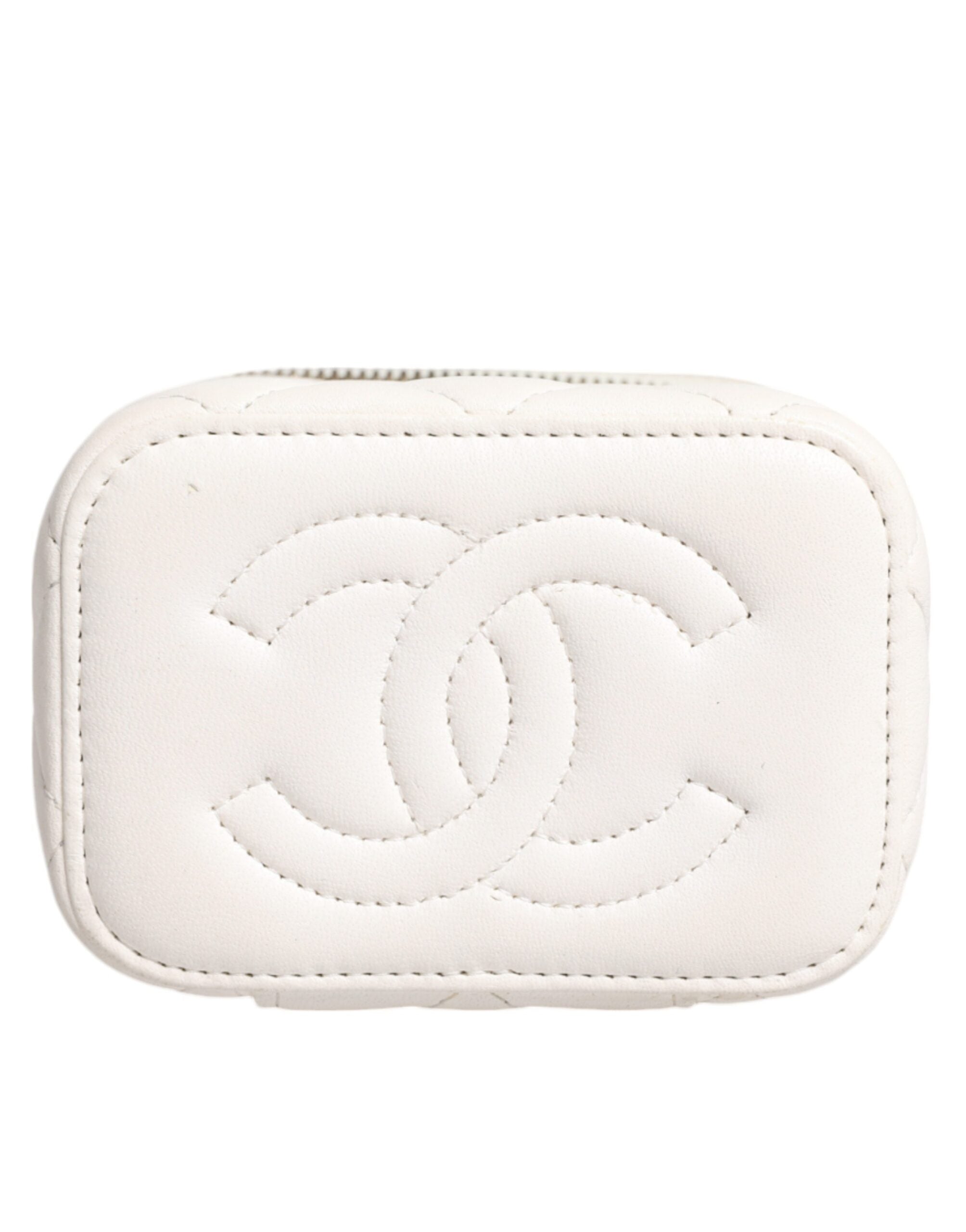 Espelho de maquiagem Chanel em couro de cordeiro matelassê branco e dourado com corrente de ombro