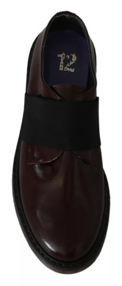 Sapatos Dr. Martens de couro marrom escuro com tira elástica