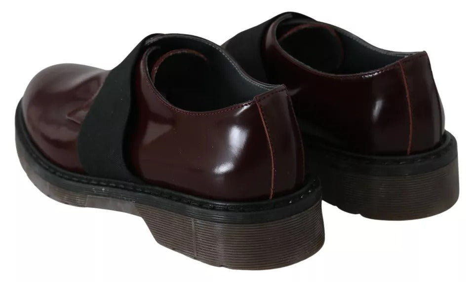 Sapatos Dr. Martens de couro marrom escuro com tira elástica