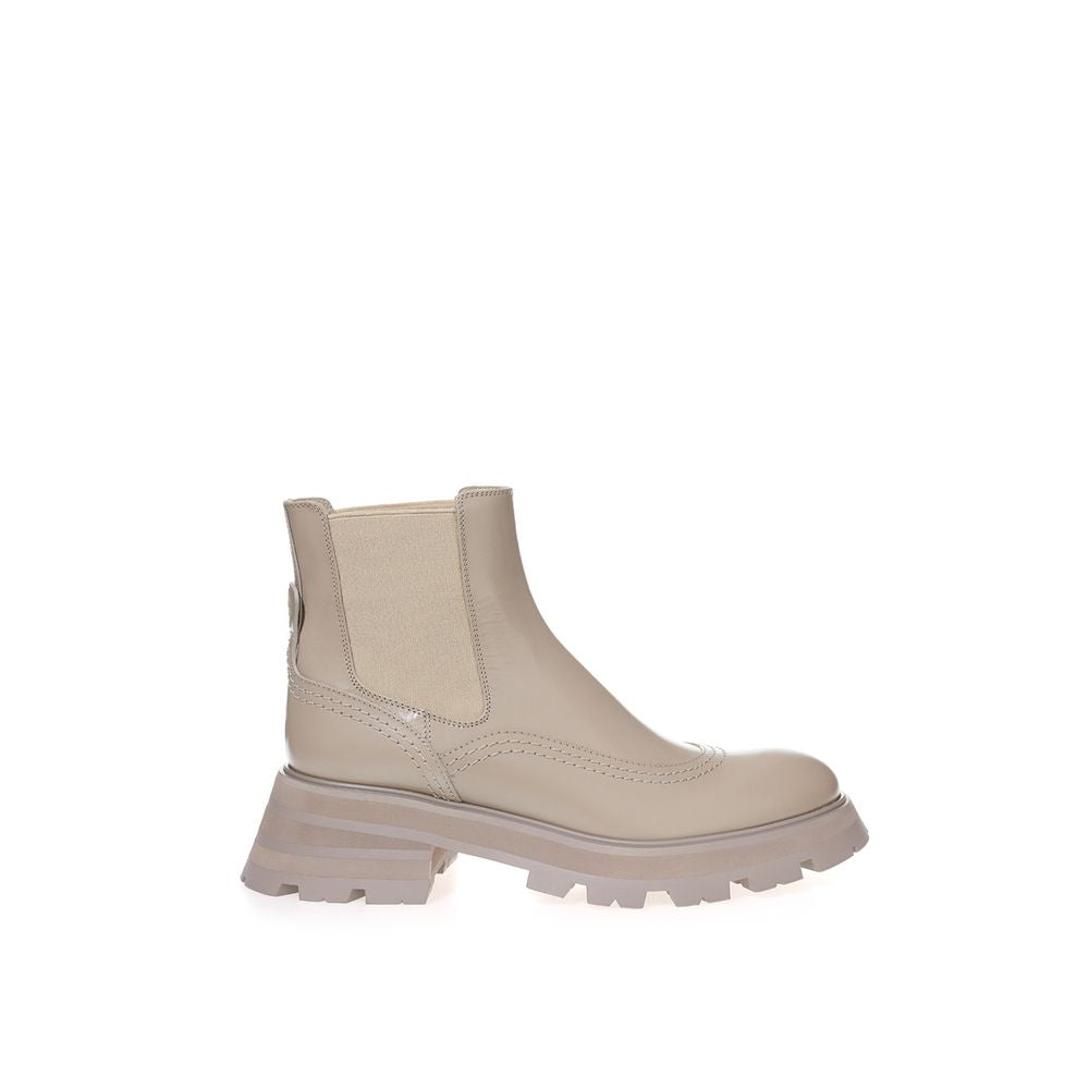 Botas de couro cinza chiques Alexander McQueen para passos elegantes