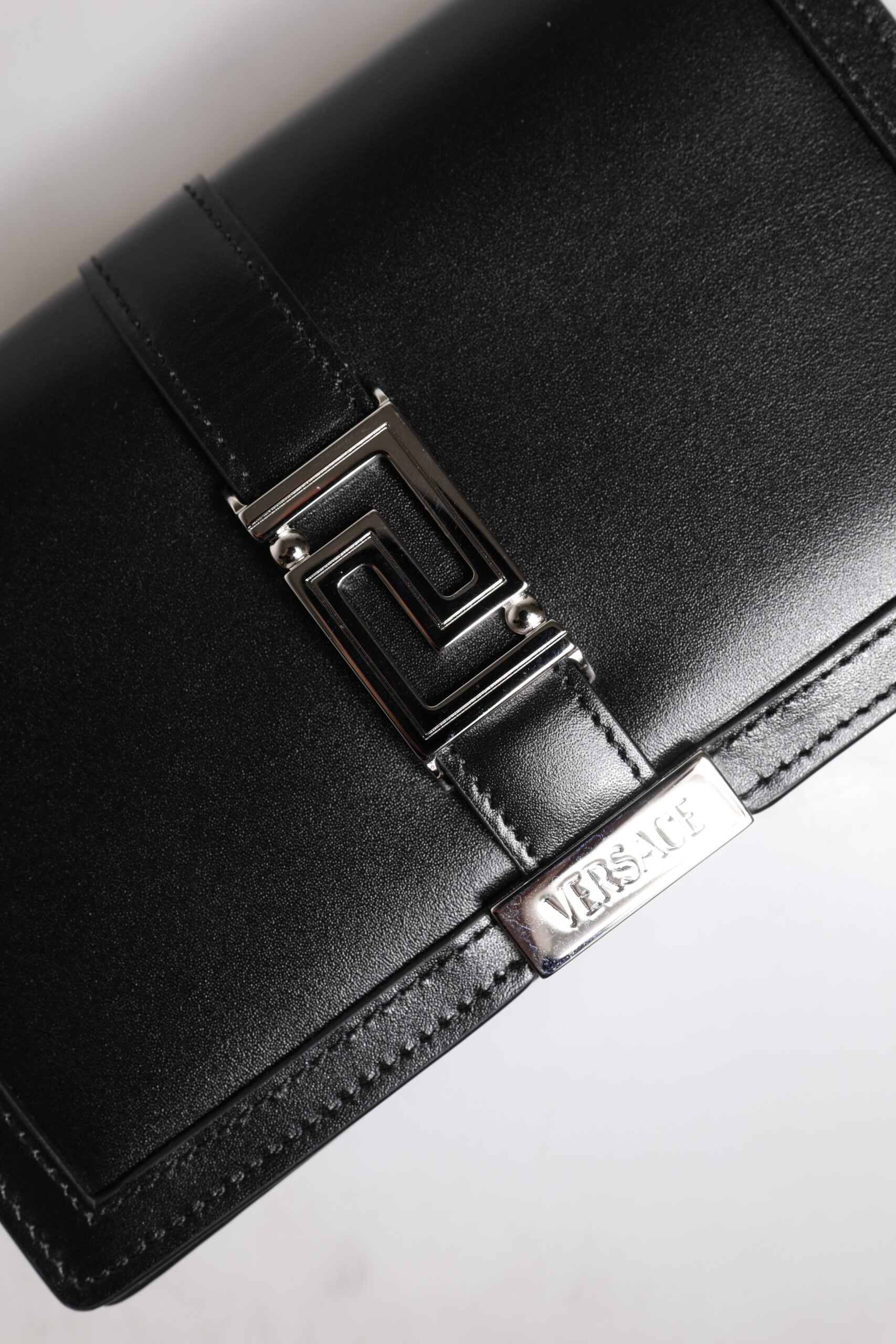 Bolsa transversal de ombro com alça de corrente em couro de bezerro preto Versace