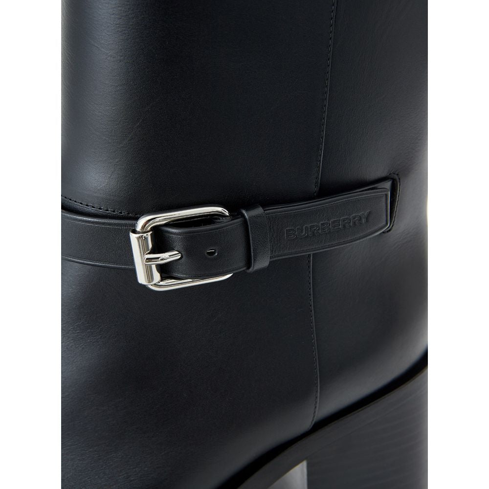 Bota de couro preta Burberry