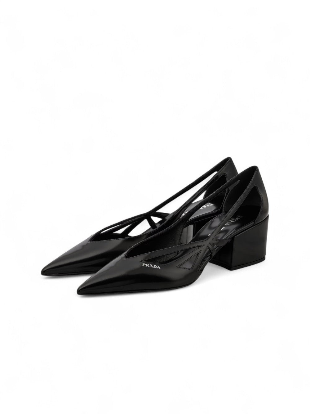 Sapatos Prada de couro preto com recortes 55