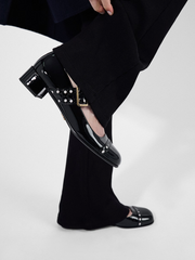 Sapatos Mary Jane Prada em couro envernizado preto