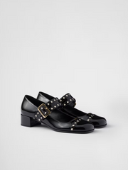 Sapatos Mary Jane Prada em couro envernizado preto