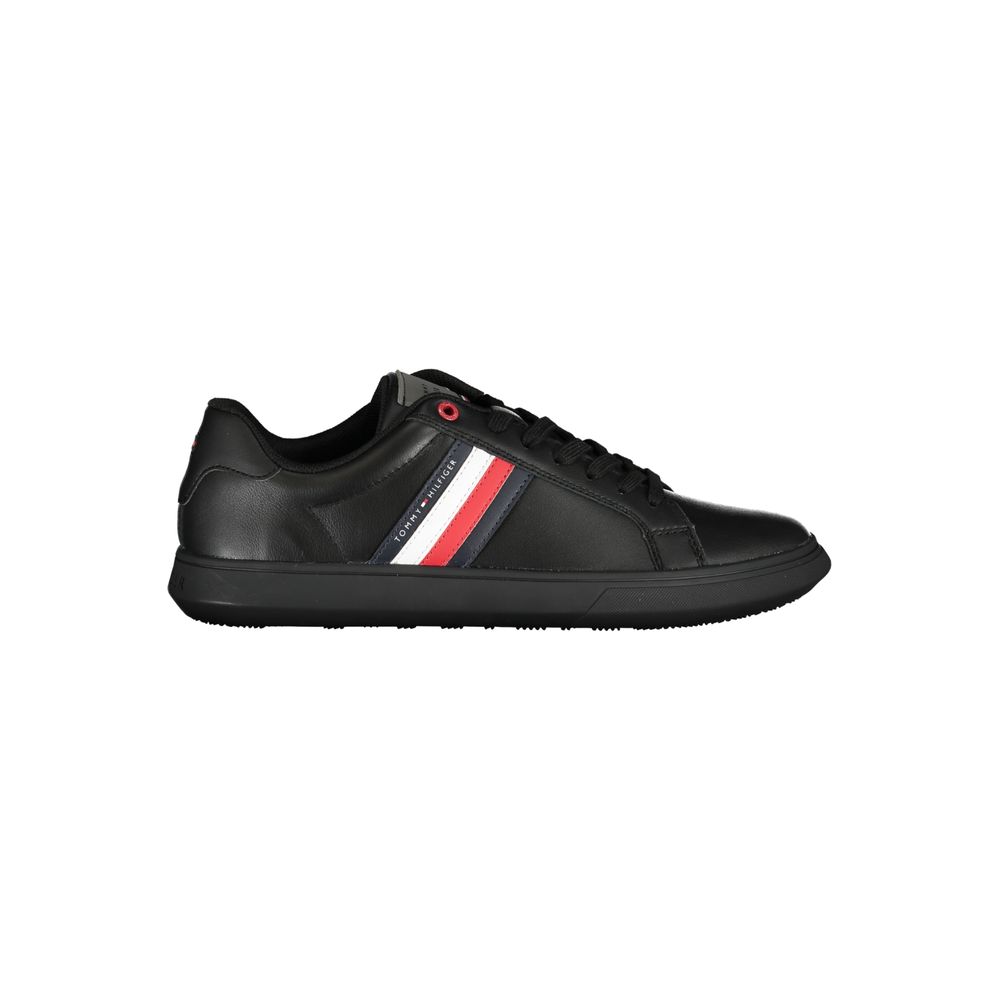 Tênis Tommy Hilfiger Chic Preto com Detalhes Contrastantes Icônicos