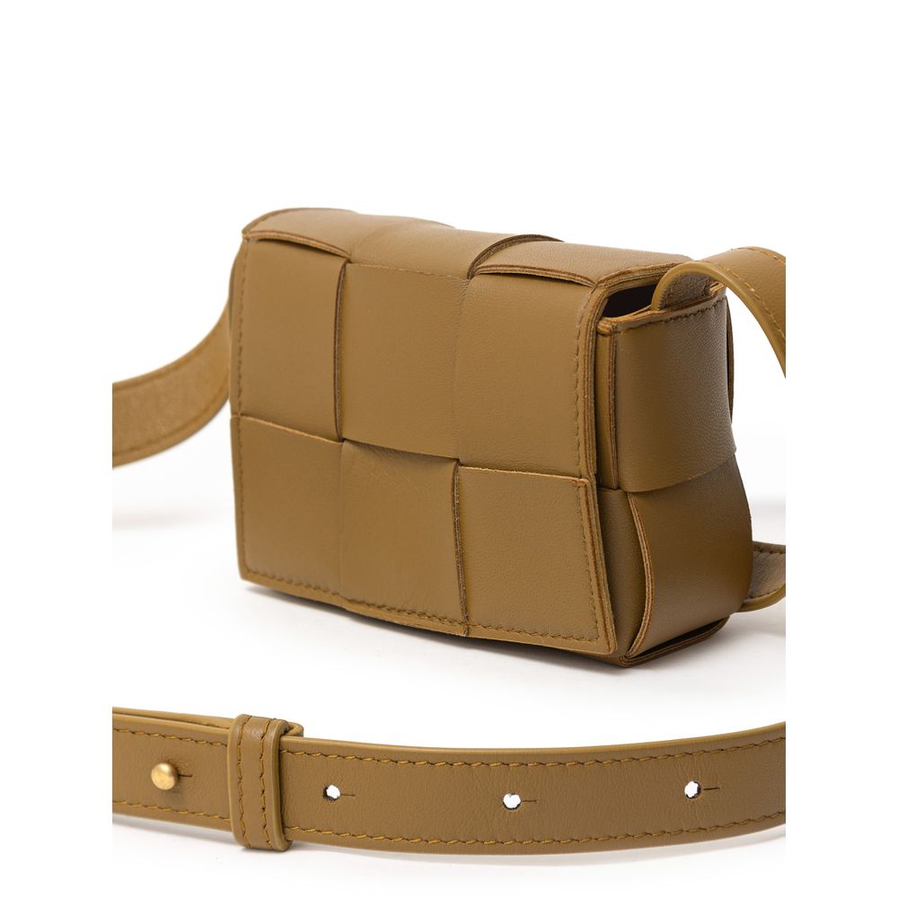 Bolsa de ombro Bottega Veneta em couro marrom