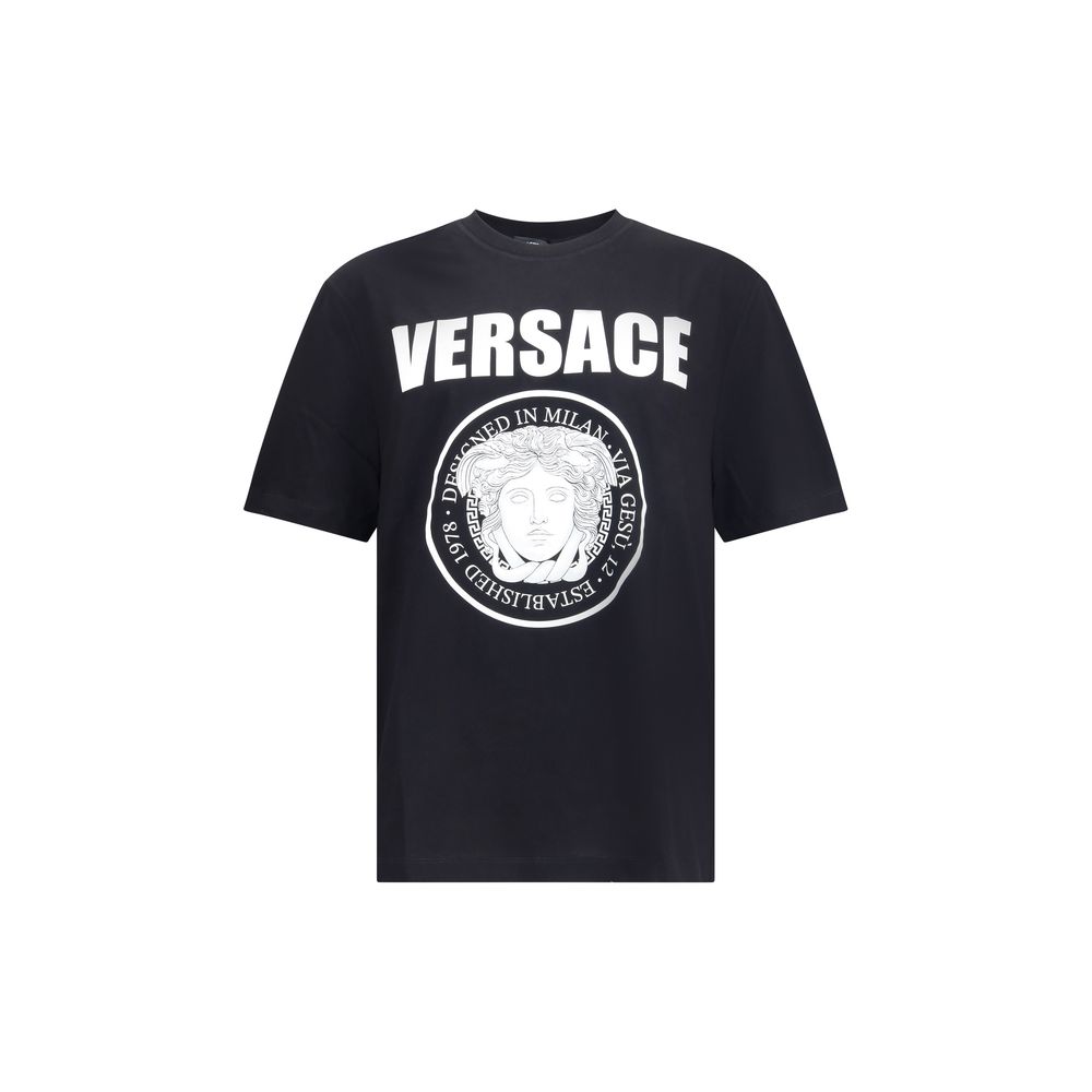 Camiseta Versace com a icônica cabeça de Medusa