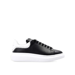 Tênis oversized Alexander McQueen com tachas