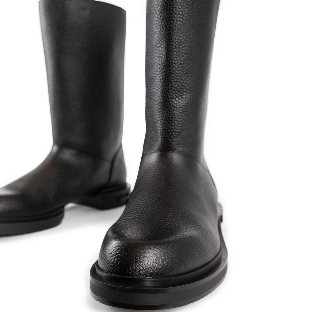 Botas de armação de couro Fendi