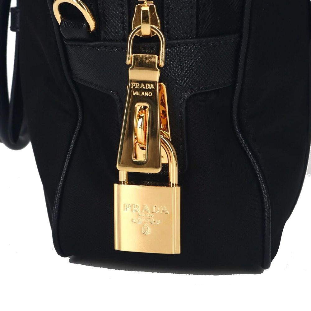 Bolsa de mão com logo Prada em nylon