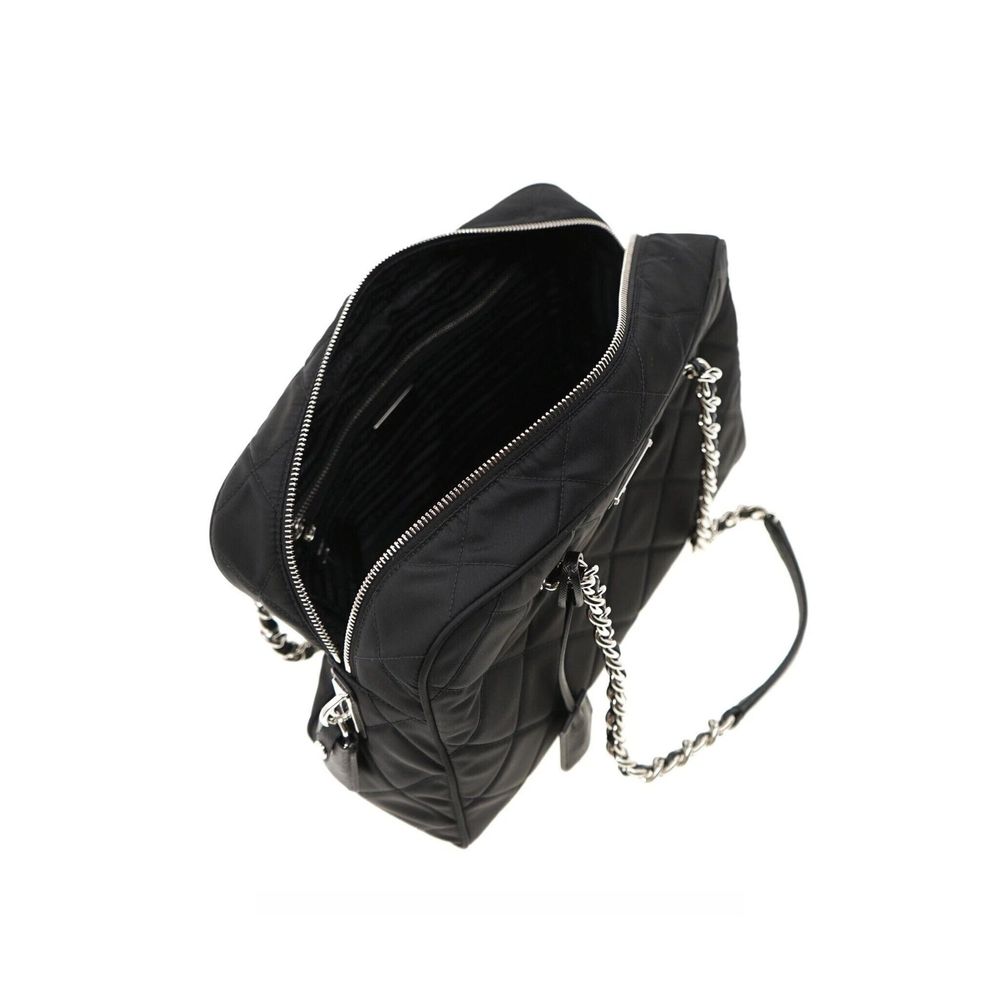 Bolsa de ombro Prada em nylon acolchoado