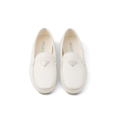 Mocassins de couro com logotipo Prada