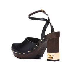 Fendi Scarpins de Couro com Salto Decorativo